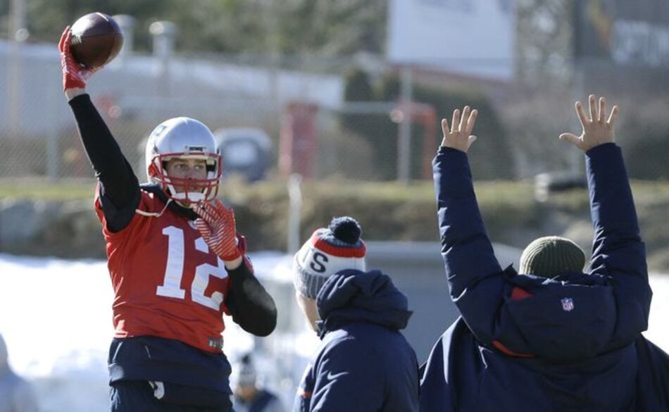 Brady vuelve a entrenar sin restricciones