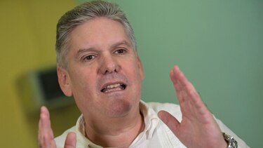 Quién es Alejandro Gil, el exministro de economía de Cuba condenado a cadena perpetua por corrupción y espionaje en un juicio rodeado de secretismo
