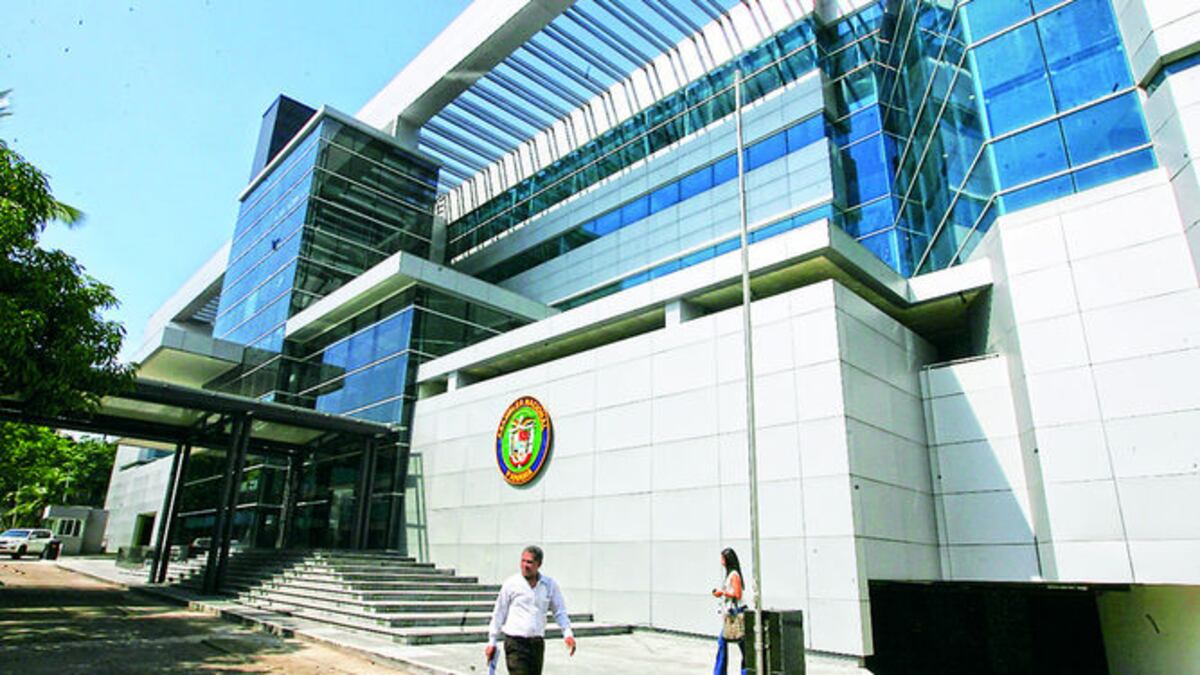 La ‘Constitución’ y el Reglamento Interno de la Asamblea otorgan la facultad al Legislativo para citar a las autoridades al pleno.
