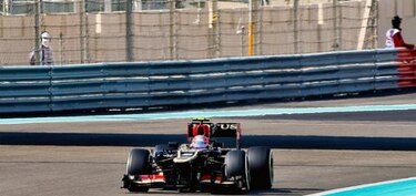 Escudería Lotus retrasa su debut en la pretemporada
