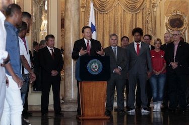 Presidente Varela premia a la Sele con 1.6 millón de dólares