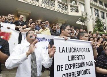Diputados y gremios pulsean por ‘ley mordaza’