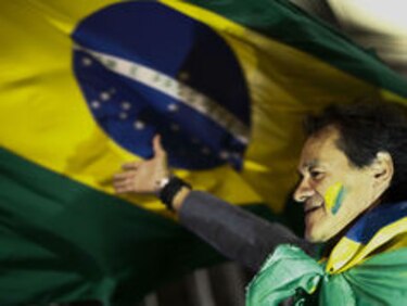 Suspendida Rousseff promete lucha; Temer pide unidad