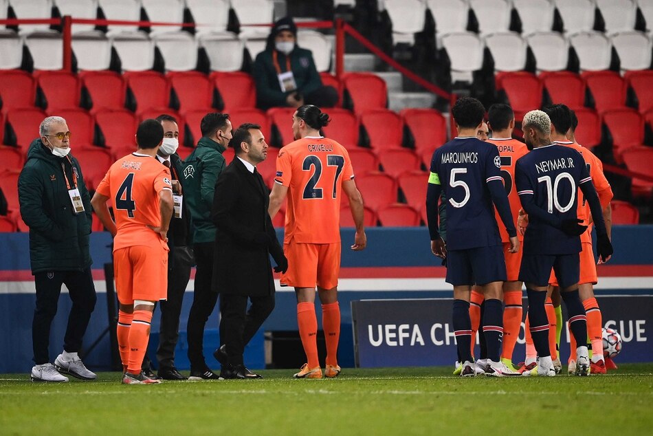 El PSG-Basaksehir es interrumpido por una supuesta palabra racista del cuarto árbitro