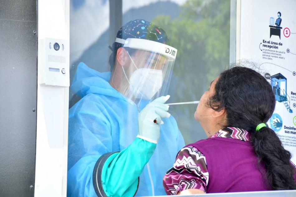 Presidente Bukele destaca reducción de contagios de la Covid-19