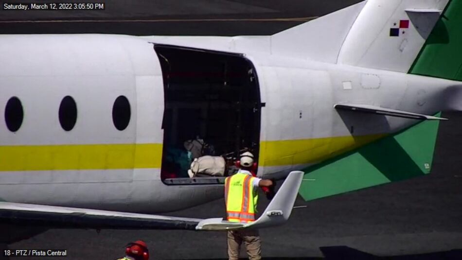 Avión de Bocas Air pierde puerta en pleno vuelo