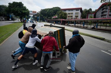 Cierran la vía Transístmica, frente a la Universidad de Panamá