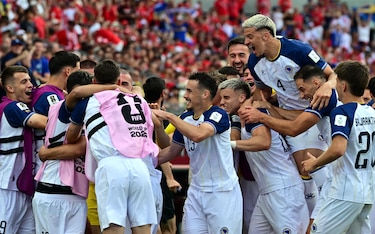 Canadá rescata un empate ante Bosnia y Herzegovina en un duelo de dominio y resistencia