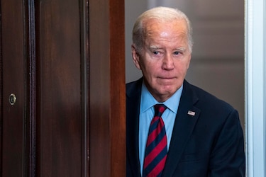 Biden es interrogado por los documentos clasificados hallados en su domicilio
