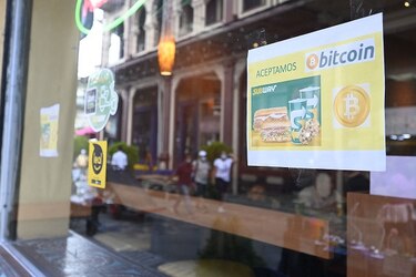 ‘Semana del bitcóin’ de El Salvador atrae a comunidad de fieles