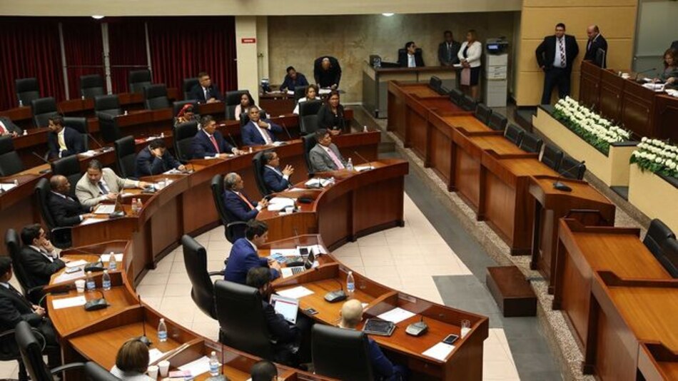 Presentan iniciativa para reformar reglamento interno de la Asamblea Nacional