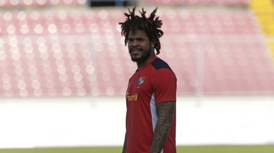 Torres y Medina ganan el premio Rommel Fernández