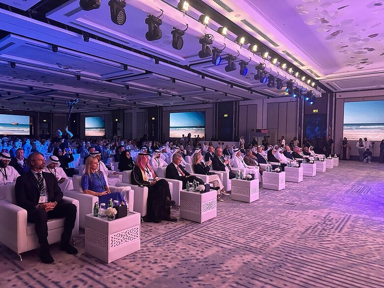 Dubái reúne a líderes marítimos en torno a la sostenibilidad y la cooperación internacional