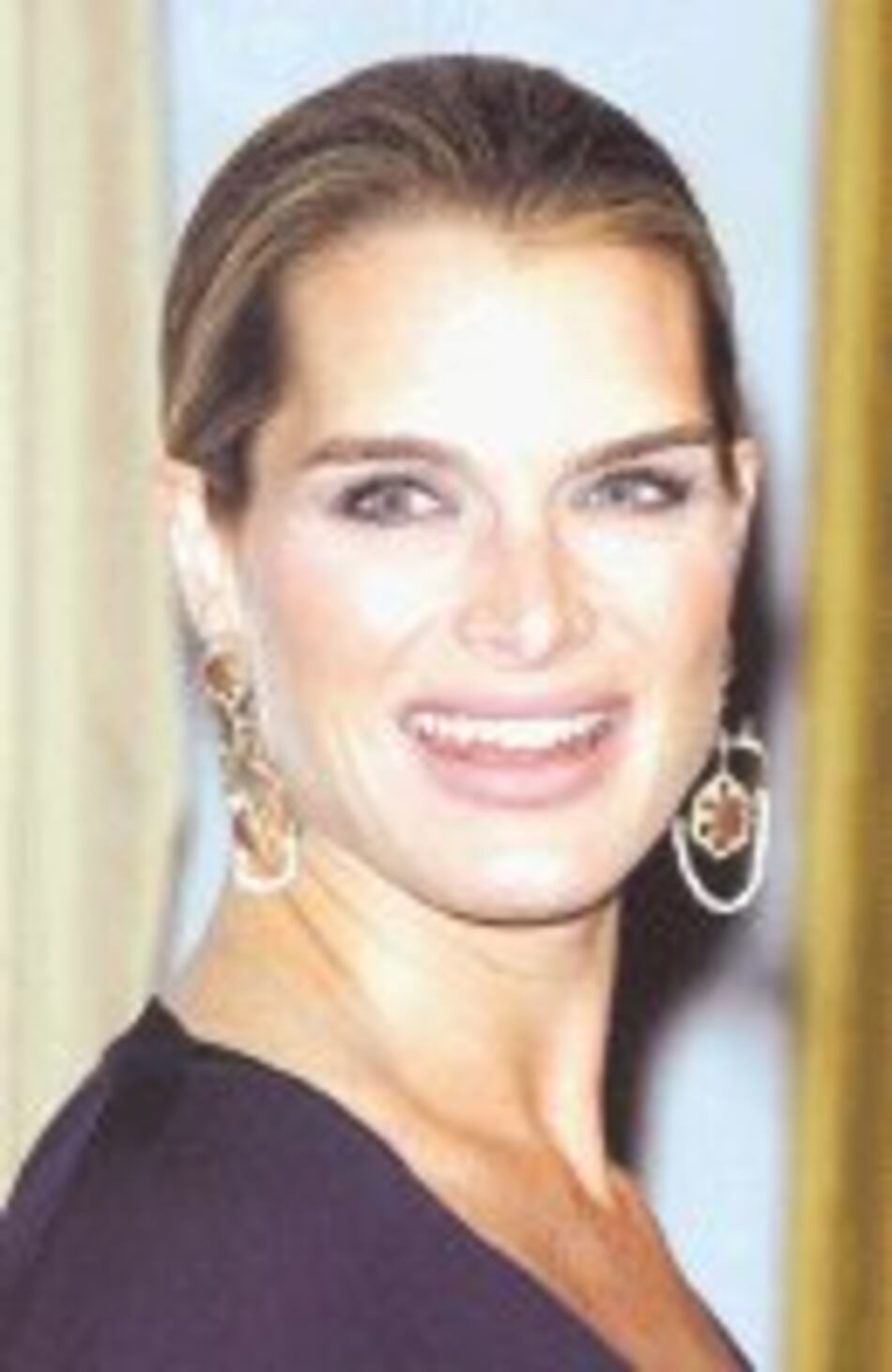 Brooke Shields regresa a Broadway, ahora con su bebé
