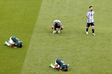 Argentina pierde en su debut: cae ante Arabia Saudita 2-1