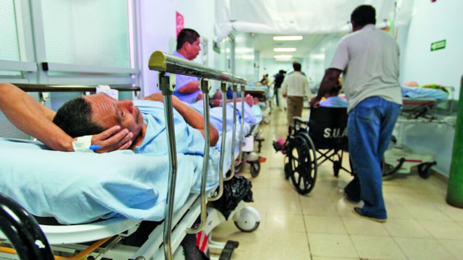 Sin algodón ni medicinas: el drama habitual en la sala de urgencias del Complejo Hospitalario