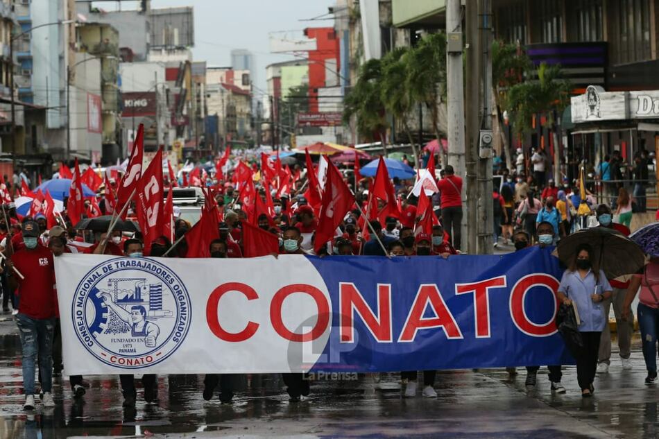 Ciudadanos vuelven a las calles a protestar frente a la Asamblea Nacional