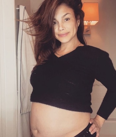 La actriz panameña Patricia de León anuncia su embarazo