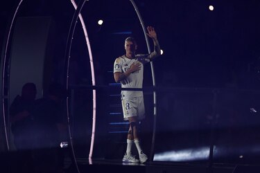 Kroos, protagonista de una fiesta del madridismo en Cibeles