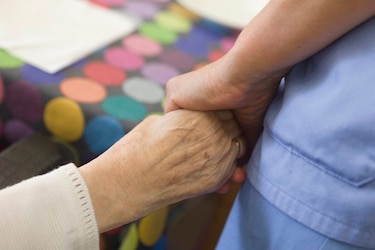 Experto augura que en cinco años se podrá detectar el Alzheimer mediante un análisis de sangre