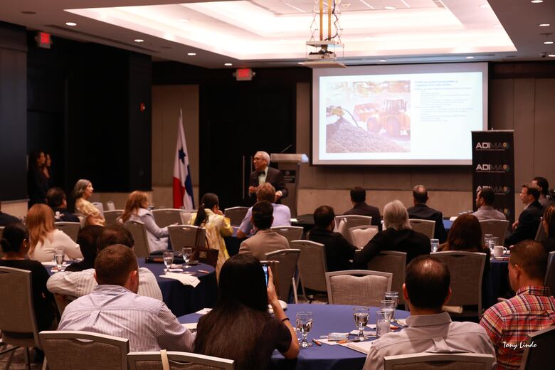 Junta directiva de ADIMAQ traza hoja de ruta 2026: la asociación lidera la visión estratégica y la competitividad del sector