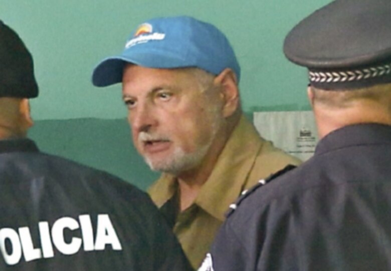 Testigo reconoce material interceptado a las víctimas