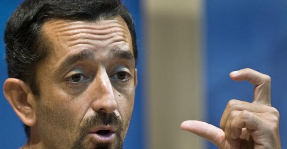 El joven transplantado ya puede mover las rodillas