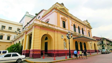 Históricos teatros requieren urgentes restauraciones