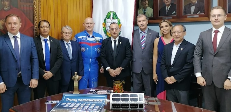 La historia de la bandera de Panamá que orbitó la Tierra