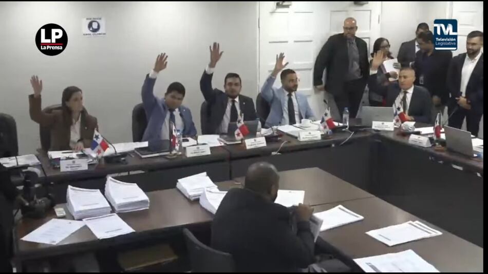 Aprueban traslados de partida al Idaan, MOP y Ministerio de Seguridad; cuestionan a Rutilio Villareal por consultoría