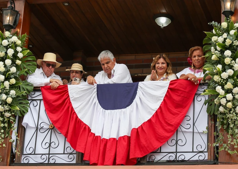 Mulino lleva el poder a La Villa: gabinete completo, asesores y silencios en una fecha cargada de símbolos