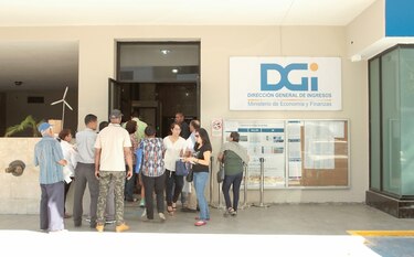 Los ingresos caen $645 millones