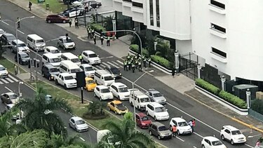Transportistas del sector turismo protestan contra Uber