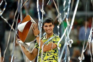 Alcaraz aplaca a Struff y se corona por segunda vez en Madrid