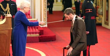 Bradley Wiggins, nombrado caballero por la reina Isabel II