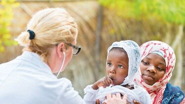 Ébola en Congo ahora contagia a bebés, advierte la OMS