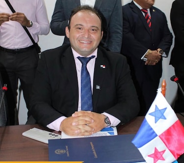 ‘Tiene la competencia y la experiencia’: el diputado Saldaña justifica su voto por Omar Castillo