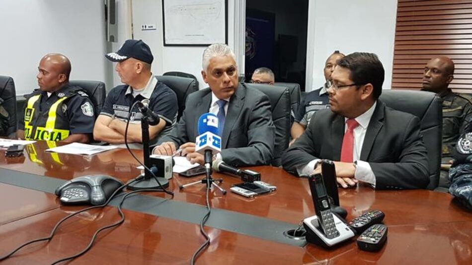 Empleados de oficinas públicas trabajarán hasta el mediodía del lunes por visita del presidente de China