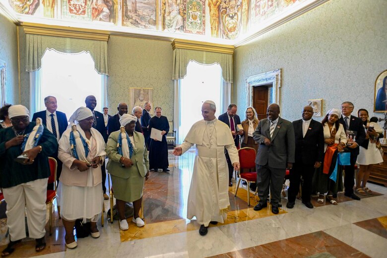 El papa León XIV: ‘Ningún pueblo, ni el más pequeño o débil, puede ser obligado al exilio forzoso’