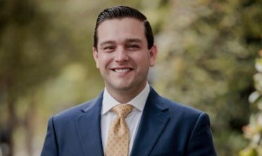 Kevin Cabrera da un paso más hacia la embajada de EU en Panamá