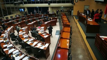 Bajan a primer debate polémico proyecto sobre titulación en área protegida en Donoso