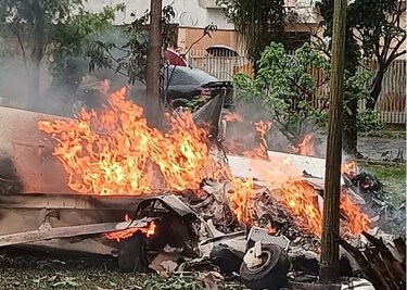 Mueren cinco personas al caer una avioneta en un área residencial en Brasil