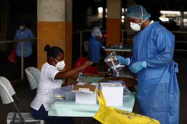 Panamá supera las 5,700 muertes por Covid-19; se reportan 876 nuevos casos en las últimas horas