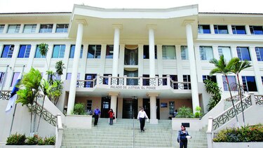 Corte Suprema de Justicia, en sesión permanente por demanda a decreto