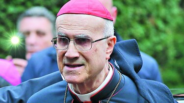 Vaticano abre juicio por caso Bertone