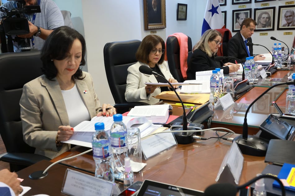 Exmagistrado Díaz: la Corte debe declararse en sesión permanente para decidir constitucionalidad de candidatura de Mulino 