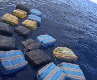 Decomisan más de 800 paquetes de droga en dos operativos; 487 flotaban en Punta Burica