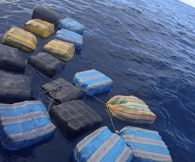 Decomisan más de 800 paquetes de droga en dos operativos; 487 flotaban en Punta Burica