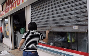 Comunidad china cierra negocios por asesinato de joven en Pedregal