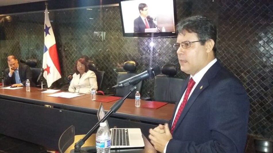 Segundo día de entrevistas a aspirantes a defensor del pueblo